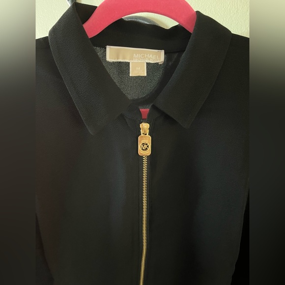 NWOT MICHAEL Michael Kors Black Collared Gold Zipper Blouse. Size Medium - Picture 8 of 9